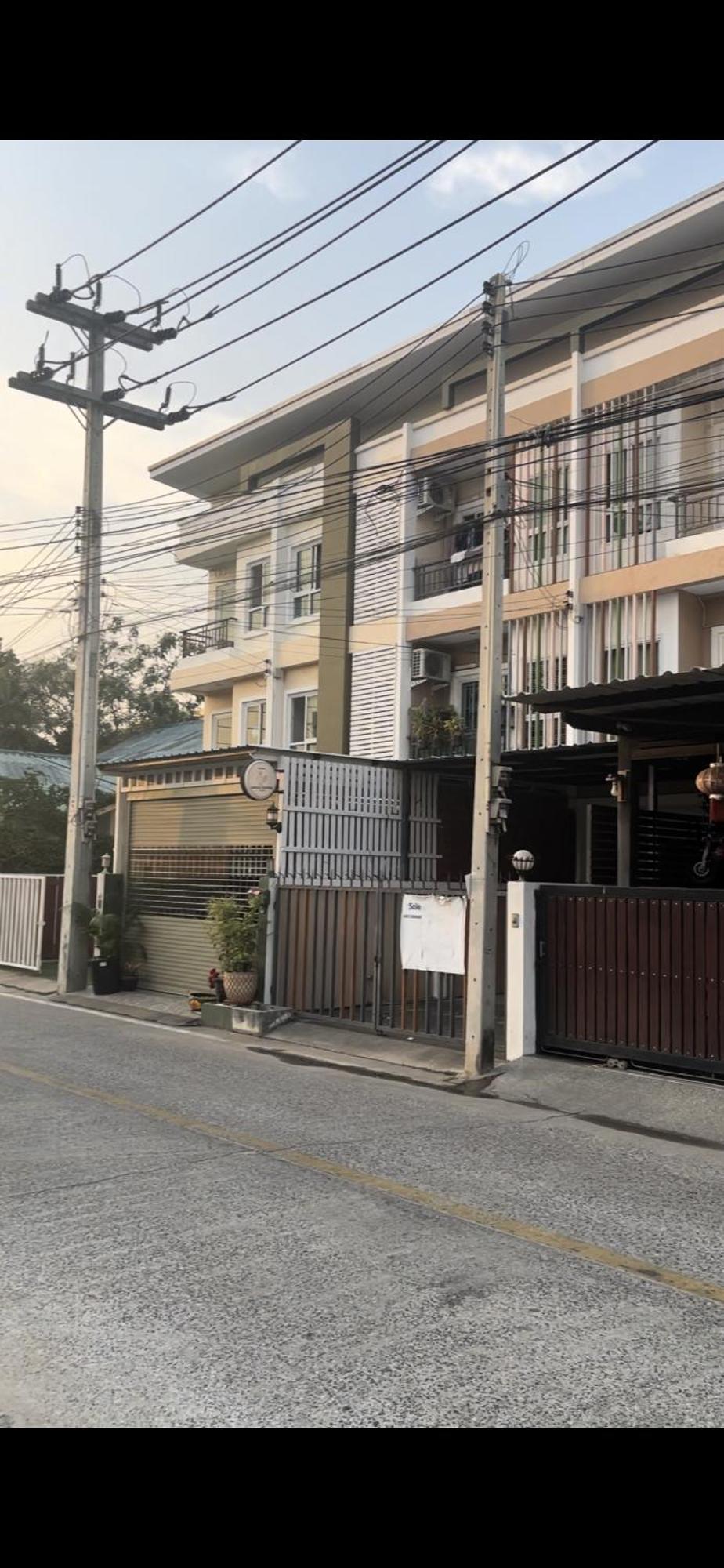 The European House Pattaya Bed & Breakfast Exterior photo